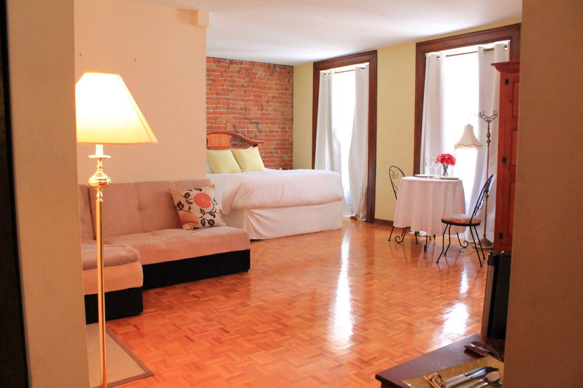 Auberge De La Place Royale Montreal Zewnętrze zdjęcie
