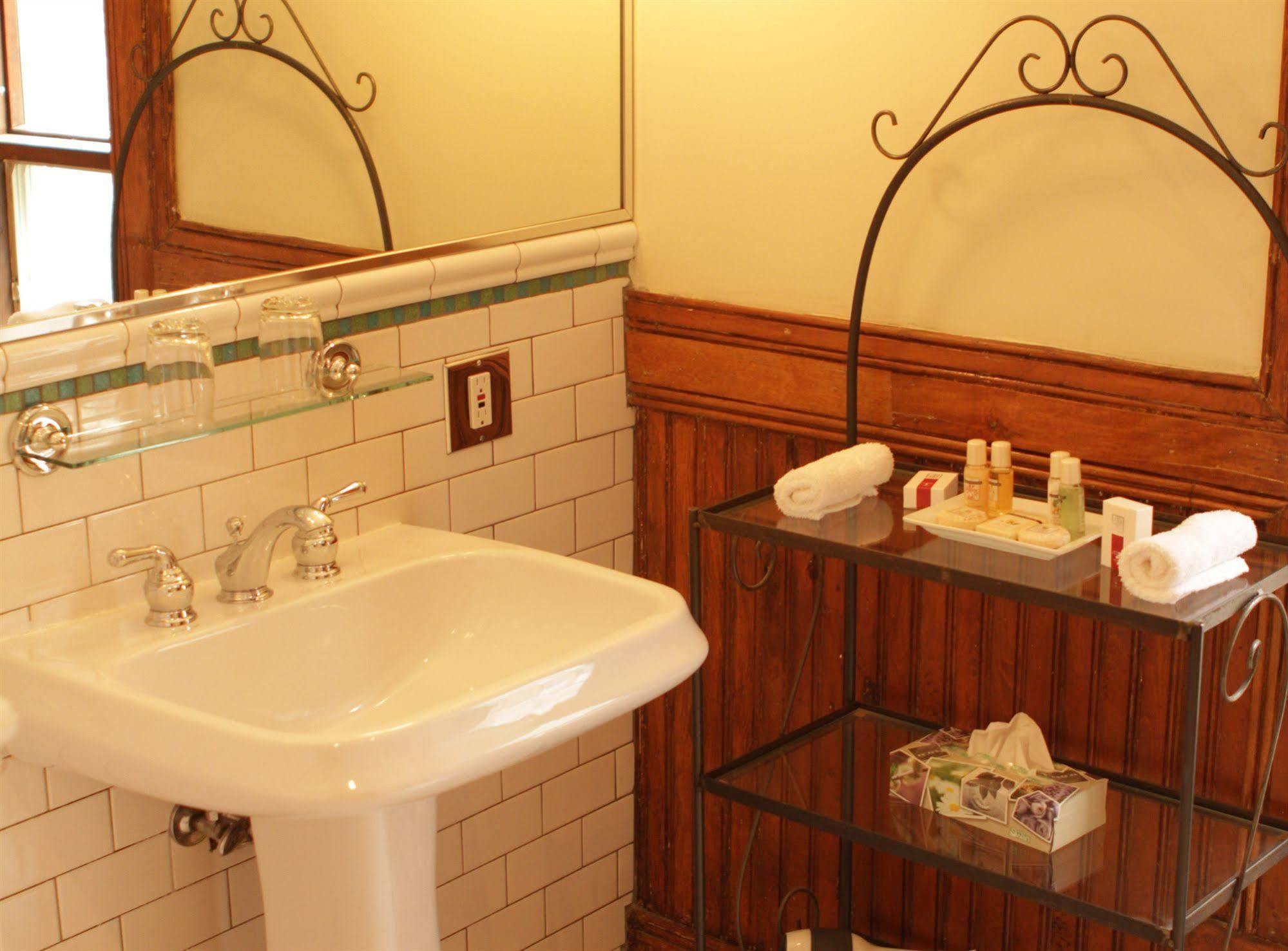 Auberge De La Place Royale Montreal Zewnętrze zdjęcie