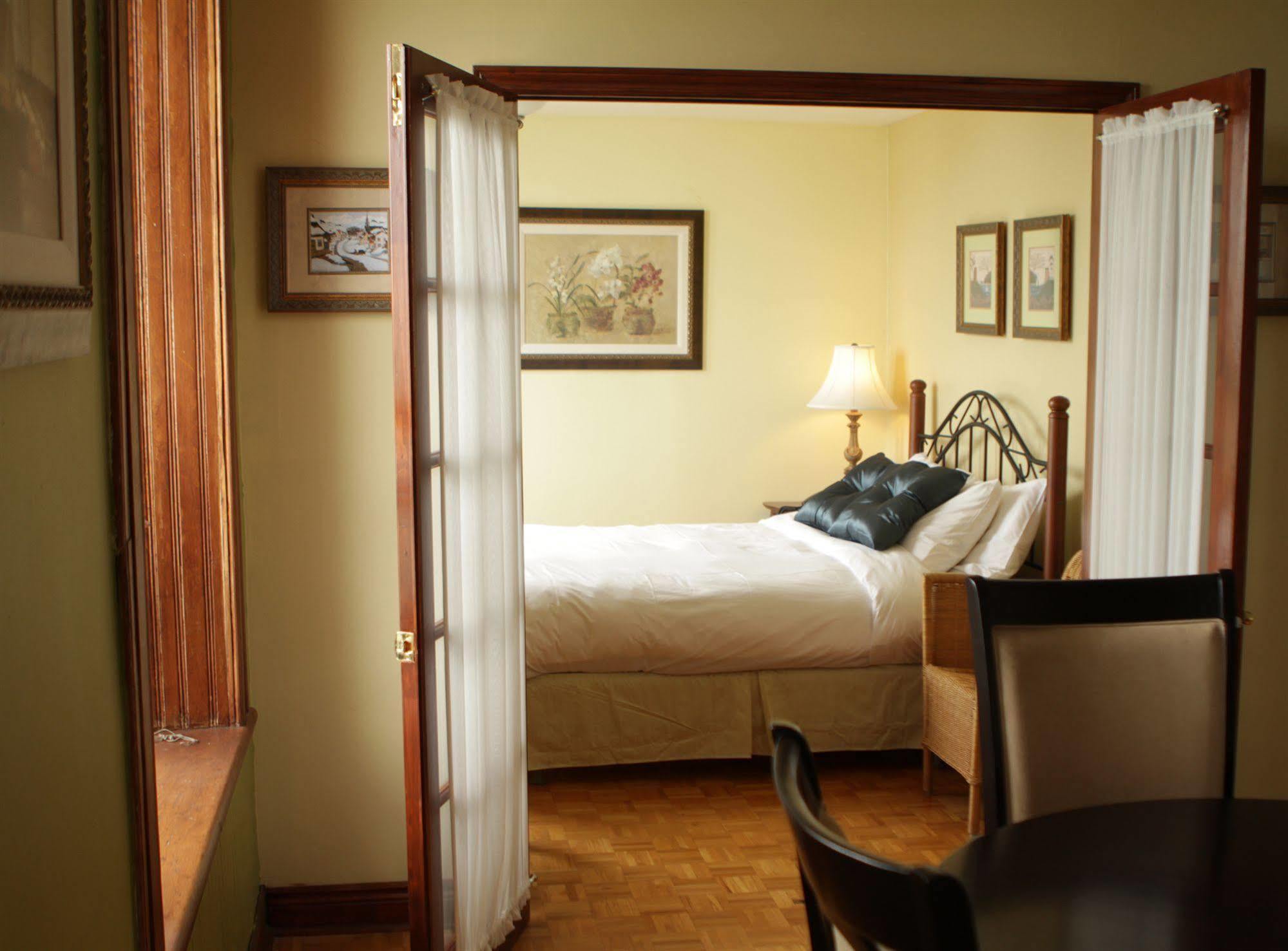 Auberge De La Place Royale Montreal Zewnętrze zdjęcie