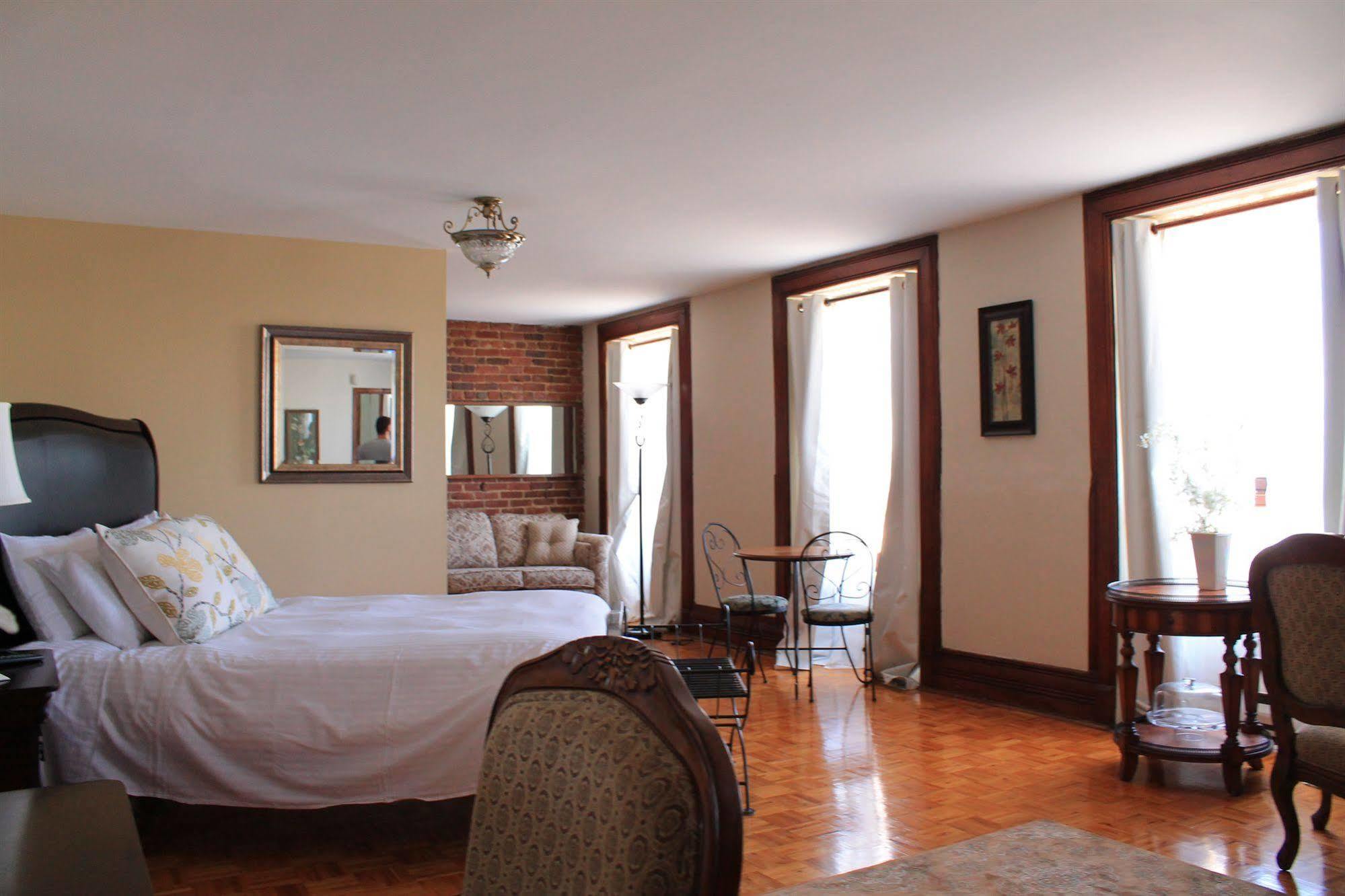 Auberge De La Place Royale Montreal Zewnętrze zdjęcie