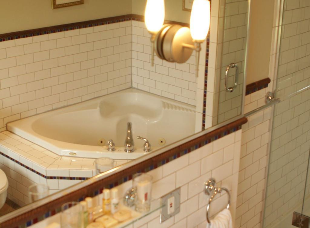 Auberge De La Place Royale Montreal Zewnętrze zdjęcie